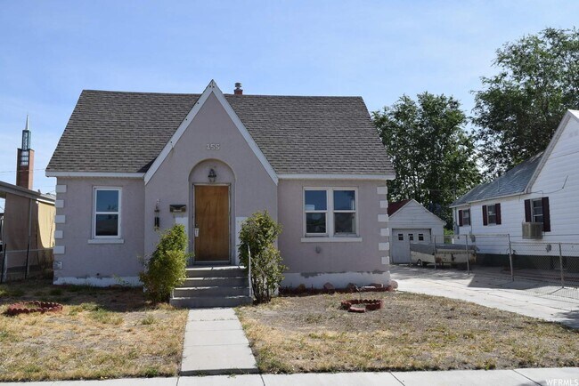 Building Photo - Great Home