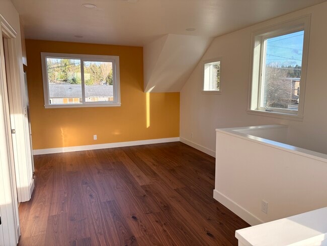 Building Photo - 2515 Yew St