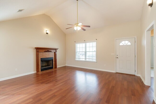Foto del edificio - Luxurious 3 Bed/2 Bath Home with Modern Am...