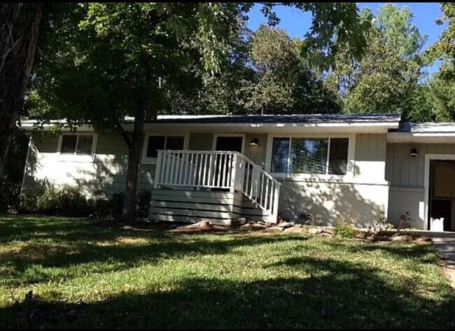 Foto del edificio - Available August 1st!  3-Bedroom, 1-Bathroom Home, Near Downtown Fayetteville