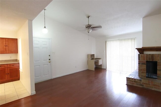 Building Photo - 10555 Turtlewood Ct