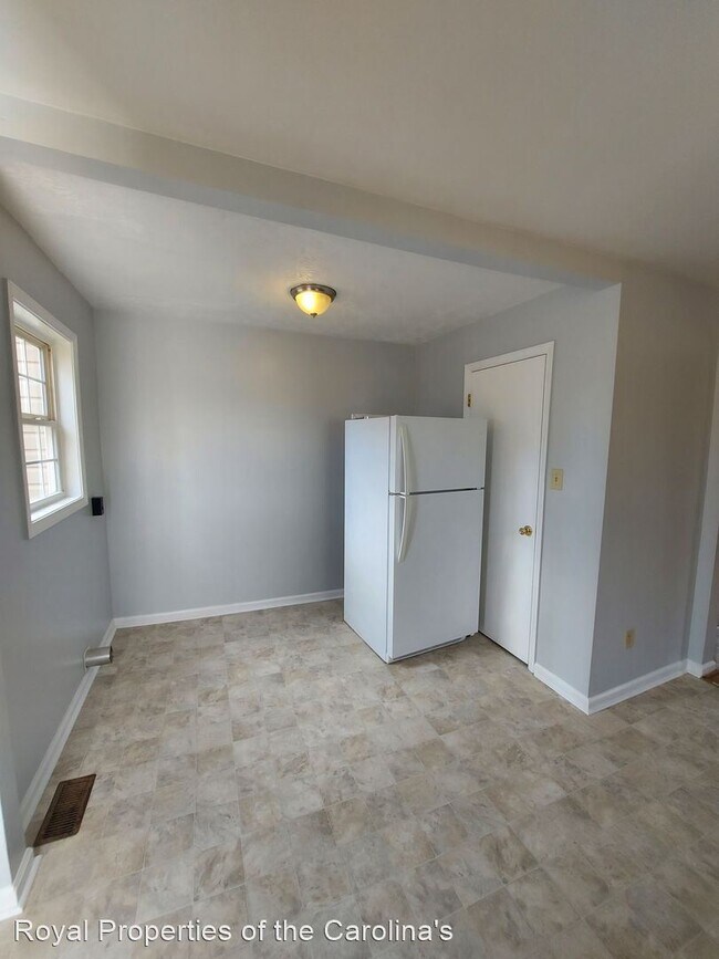 Building Photo - 3 br, 1 bath House - 821 Charlotte Ave