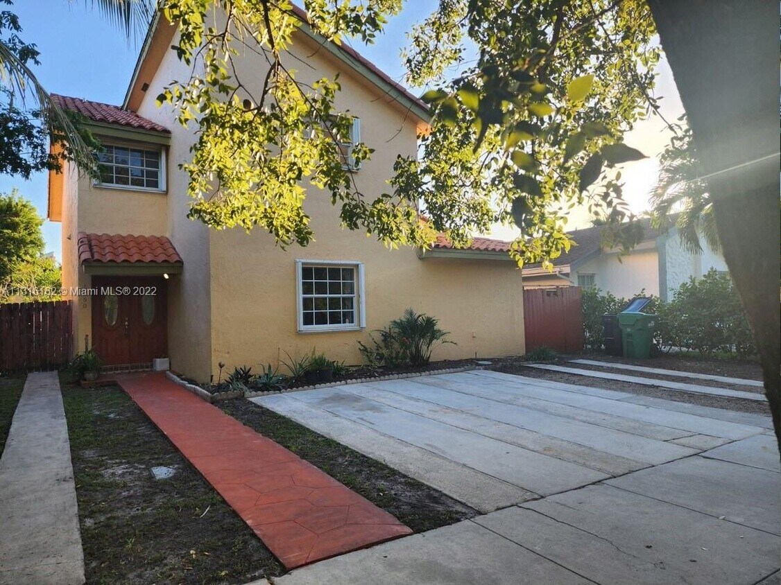 8960 SW 4th Ln, Miami, FL 33174 House for Rent in Miami, FL