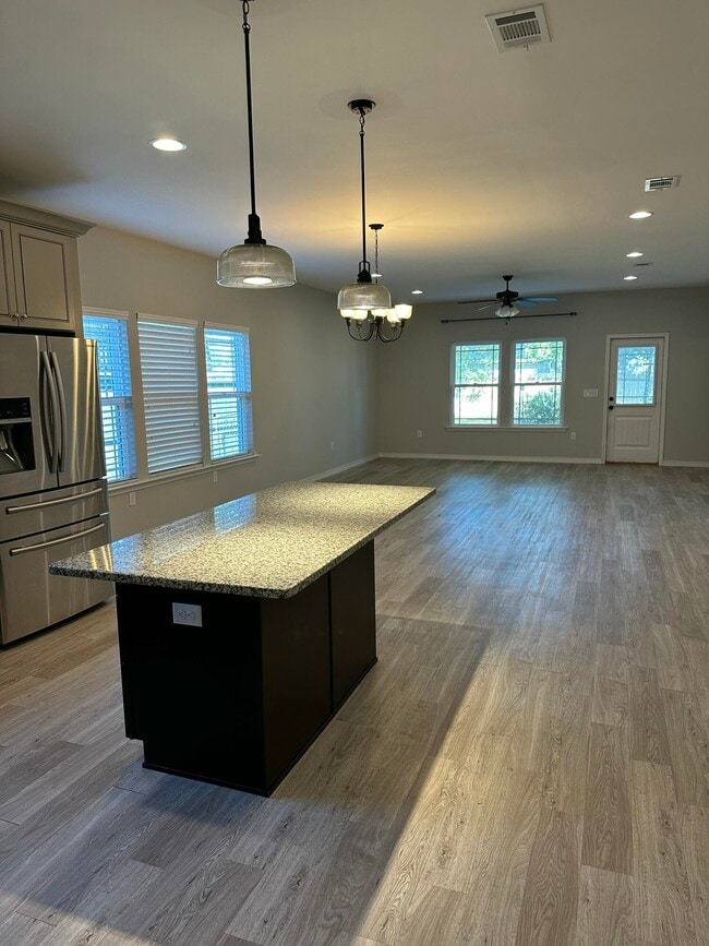 Foto del edificio - 202 Spencer Pl