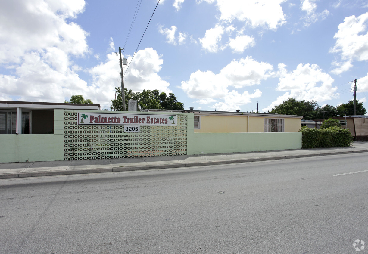 Foto principal - Palmetto Trailer Estates