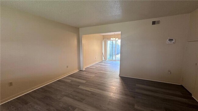 Foto del edificio - 5426 Tullis Dr