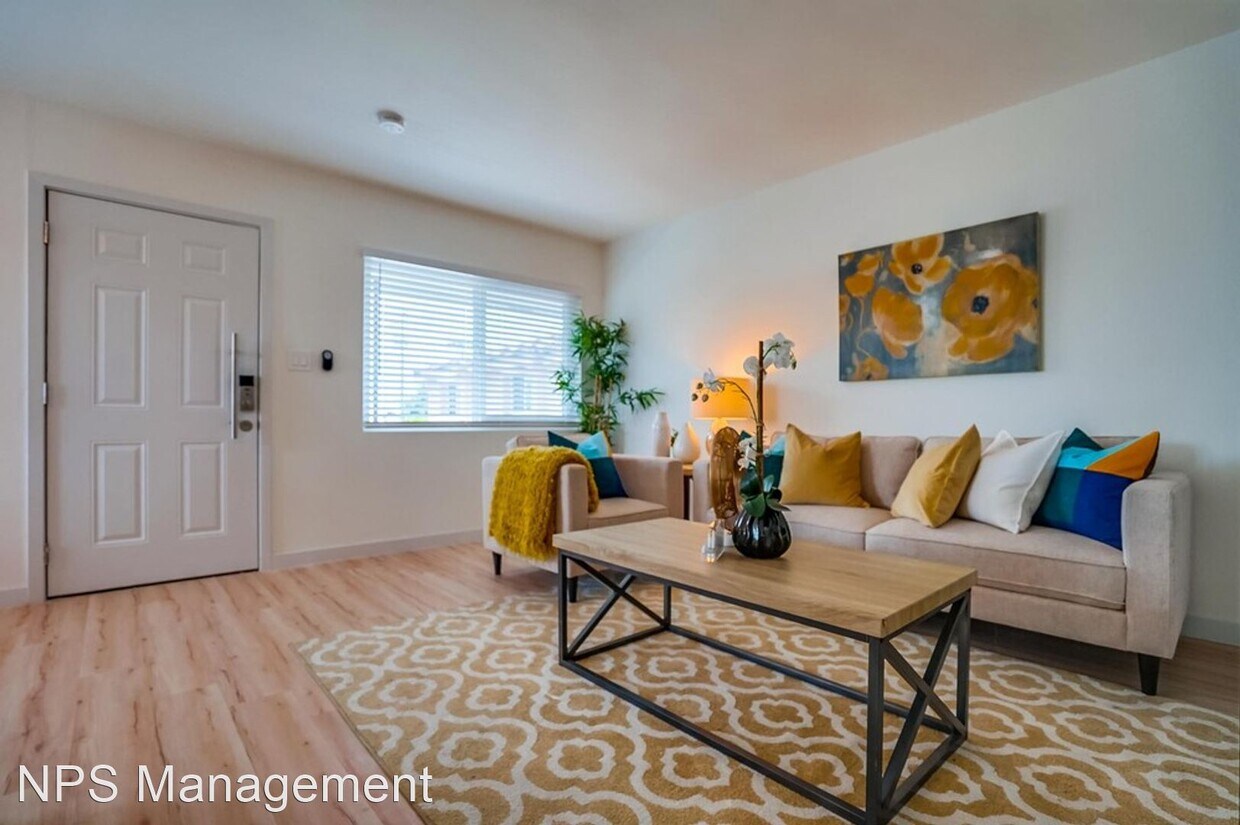 Foto principal - 1 br, 1 bath Apartment - 359 East Esther S...