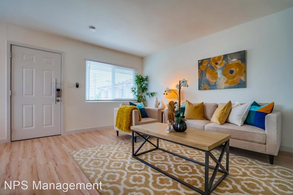 Primary Photo - 1 br, 1 bath Apartment - 359 East Esther S...