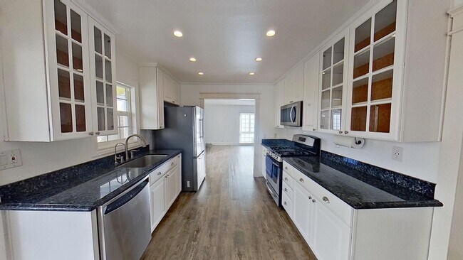 Building Photo - **MOVE-IN SPECIAL!** Charming 4 Bed 2 Bath...