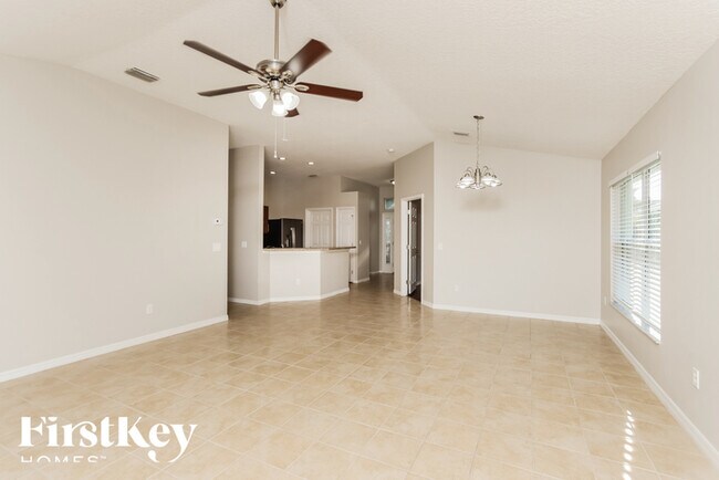Building Photo - 2721 Stratford Pointe Dr
