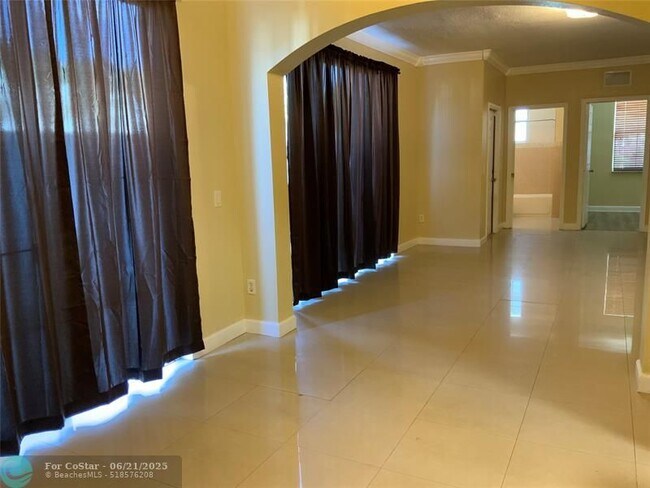 Foto del edificio - 15603 SW 41st St