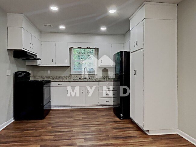 Building Photo - 413 Westwood Ave