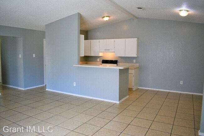 Building Photo - 2704-2706 Rustic Forest Rd