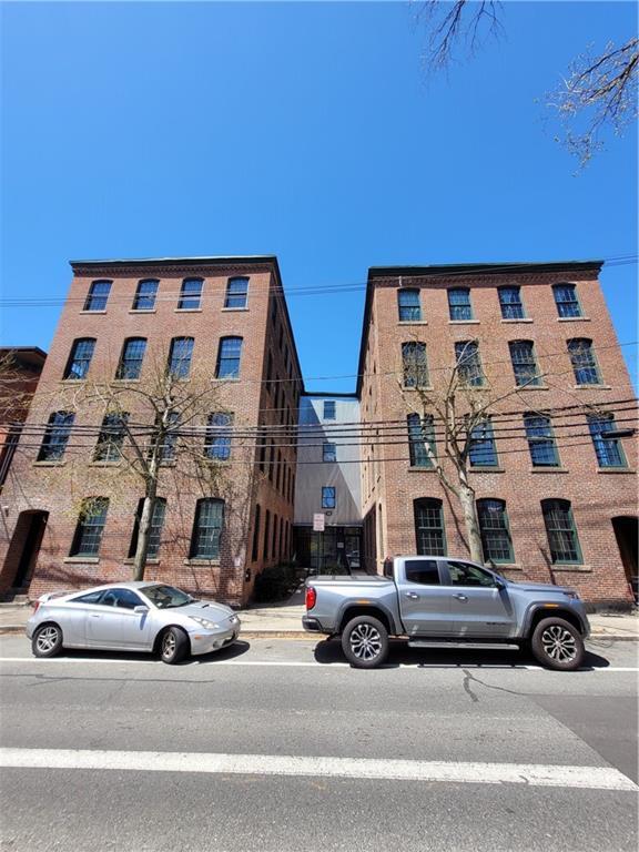 Primary Photo - 407 Pine St