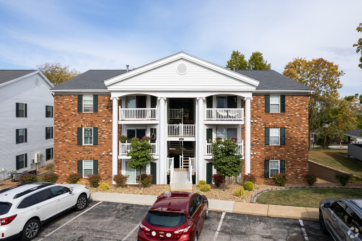 Victoria Crossing III Apartments in Wildwood, MO