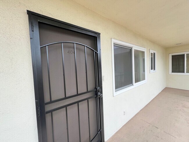 Foto del edificio - Top Floor 1 Bedroom Bixby Park Top Floor C...