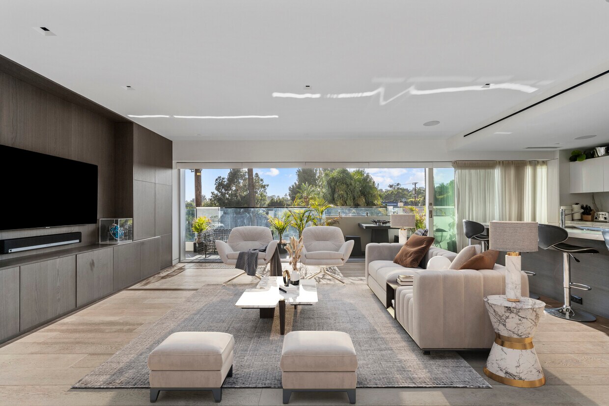 Foto principal - 838 N DOHENY Dr