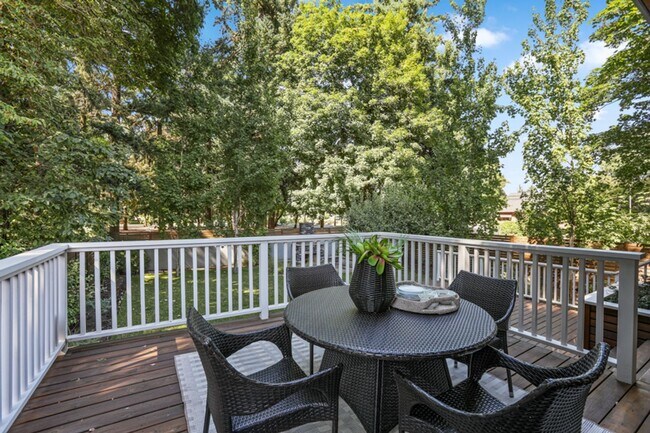Foto del edificio - Gorgeous Spacious NE Portland Home