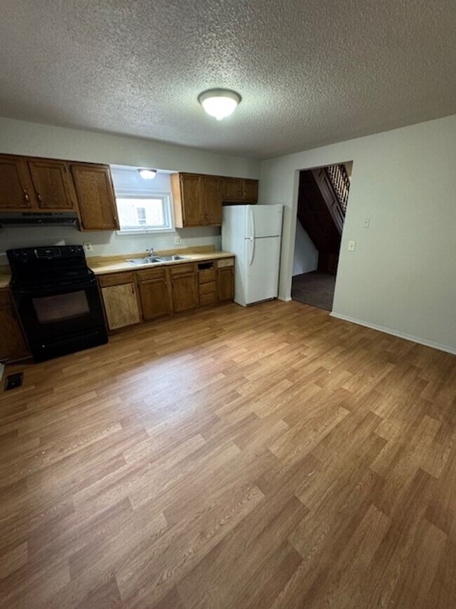 Foto del edificio - 1344 Huestis Ave