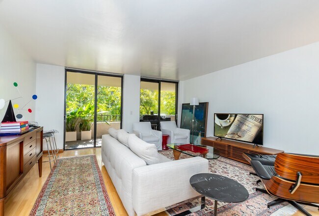 Foto del edificio - 181 Crandon Blvd