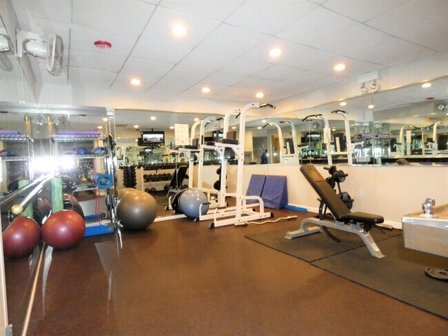 Foto del edificio - 111 E Chestnut St