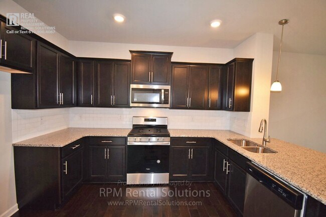 Building Photo - * PENDING** Gorgeous, luxury 4BR/3BA Smyrn...