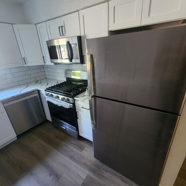 Building Photo - Spacious 3 Bedroom house for Rent !!!