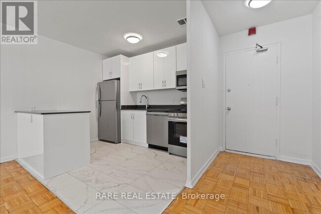 Photo du bâtiment - 3111 Eglinton Ave E