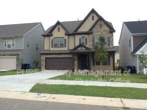 Building Photo - 107 Torridge Ave