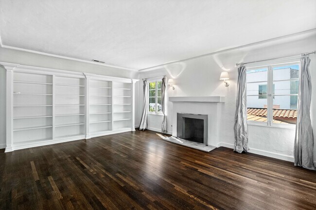Building Photo - 1516 S Crest Dr