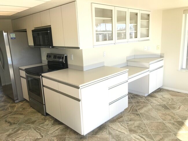 Kitchen/Dining Area - 2870 Arabian Dr