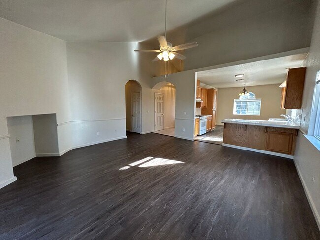 Building Photo - 3625 Incline Ct
