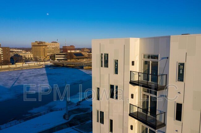 Foto del edificio - 335 Cedar St
