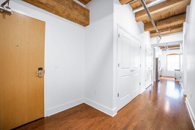 Building Photo - 2419 Smallman St