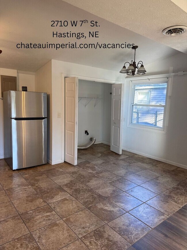 Building Photo - 2 bedroom 1 bathroom house