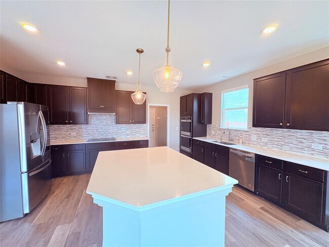 Building Photo - 301 Espresso Dr