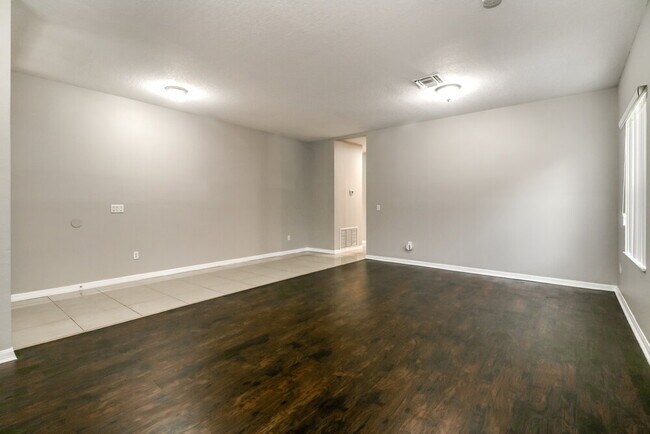 Building Photo - 4123 Beaumont Loop