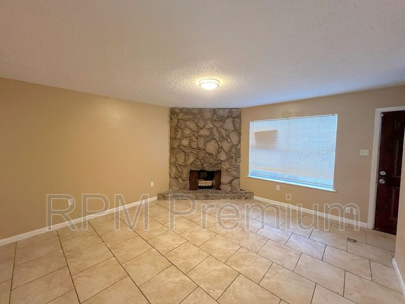 1012 Seville Unit 4, Baker, LA 70714 Condo for Rent in Baker, LA