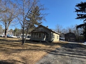 Building Photo - 950 Wachusett St