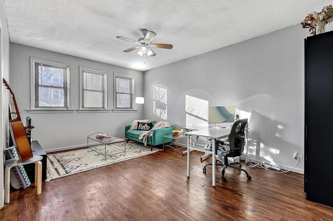 Building Photo - 5143 S Kenwood Ave