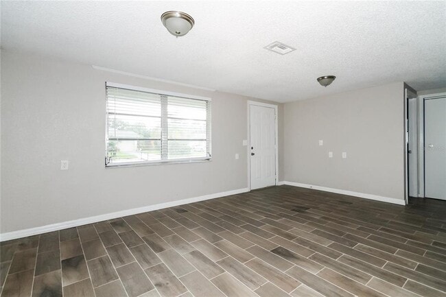 Building Photo - 5537 Quist Dr