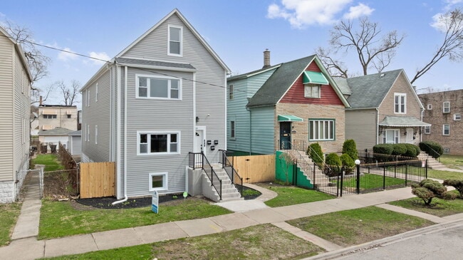 Building Photo - 9419 S St Lawrence Ave