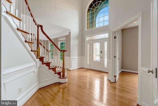 Building Photo - 15053 Doral Pl