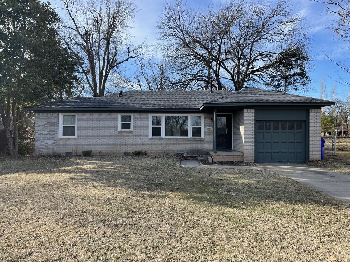 Primary Photo - 616 Sherwood Dr