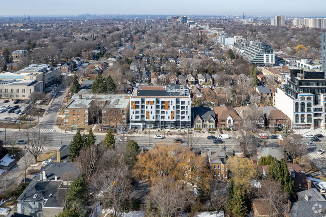 Photo aérienne - 1996-2000 Bathurst St