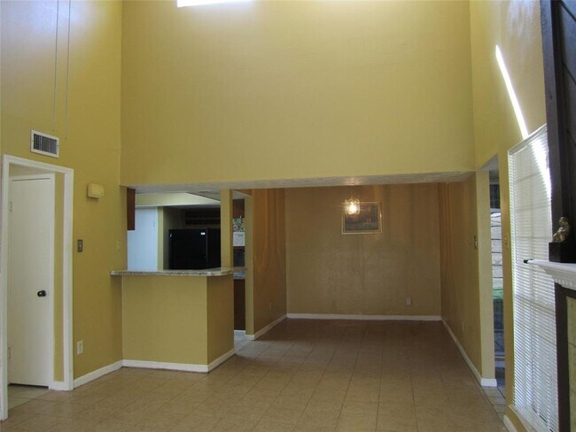 Building Photo - 6815 Pouter Dr