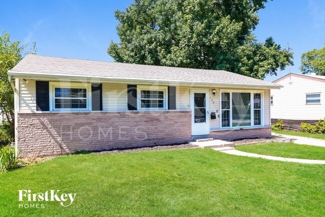 Building Photo - 740 Lilac Dr