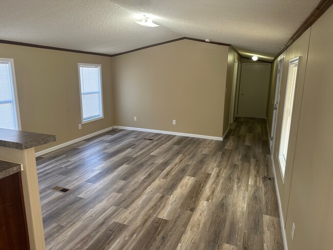 Building Photo - 2513 N Flounder Dr