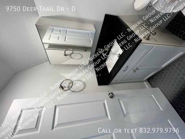 Building Photo - 9750 Deer Trail Dr