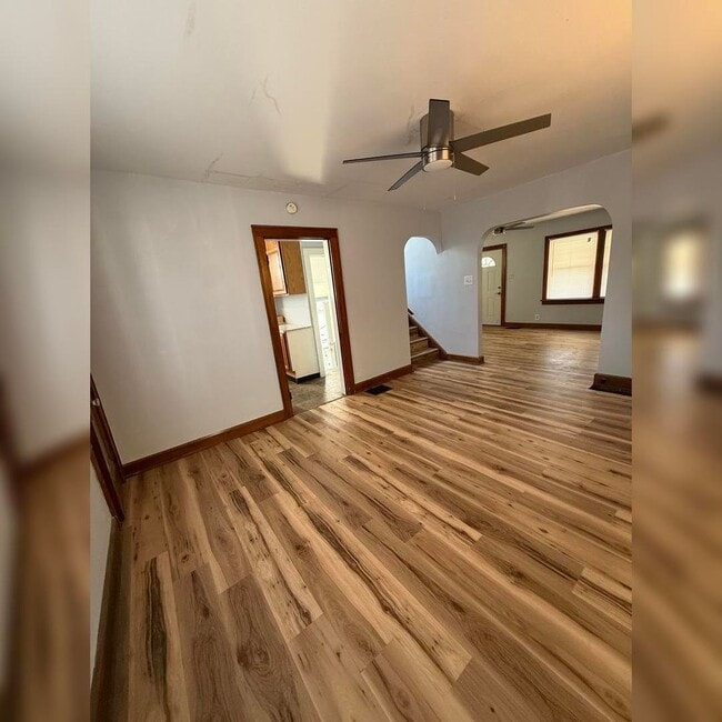 Building Photo - 1410 E Blake Ave